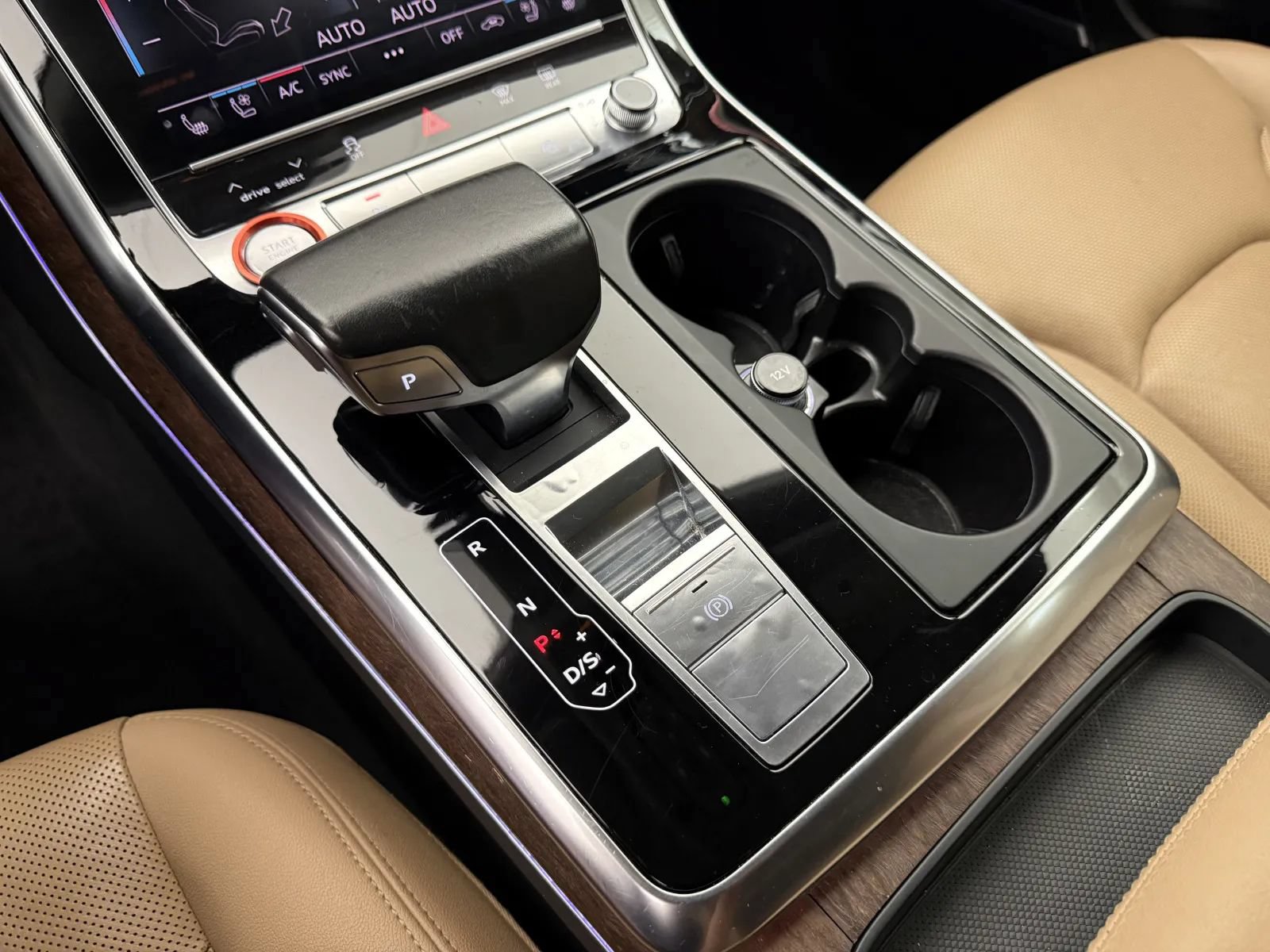 Used 2019 Audi Q8 Prestige w/ Adaptive Chassis Package AWD/4WD image 46