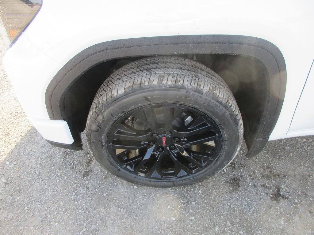 New 2026 GMC Sierra 1500 Elevation image 13