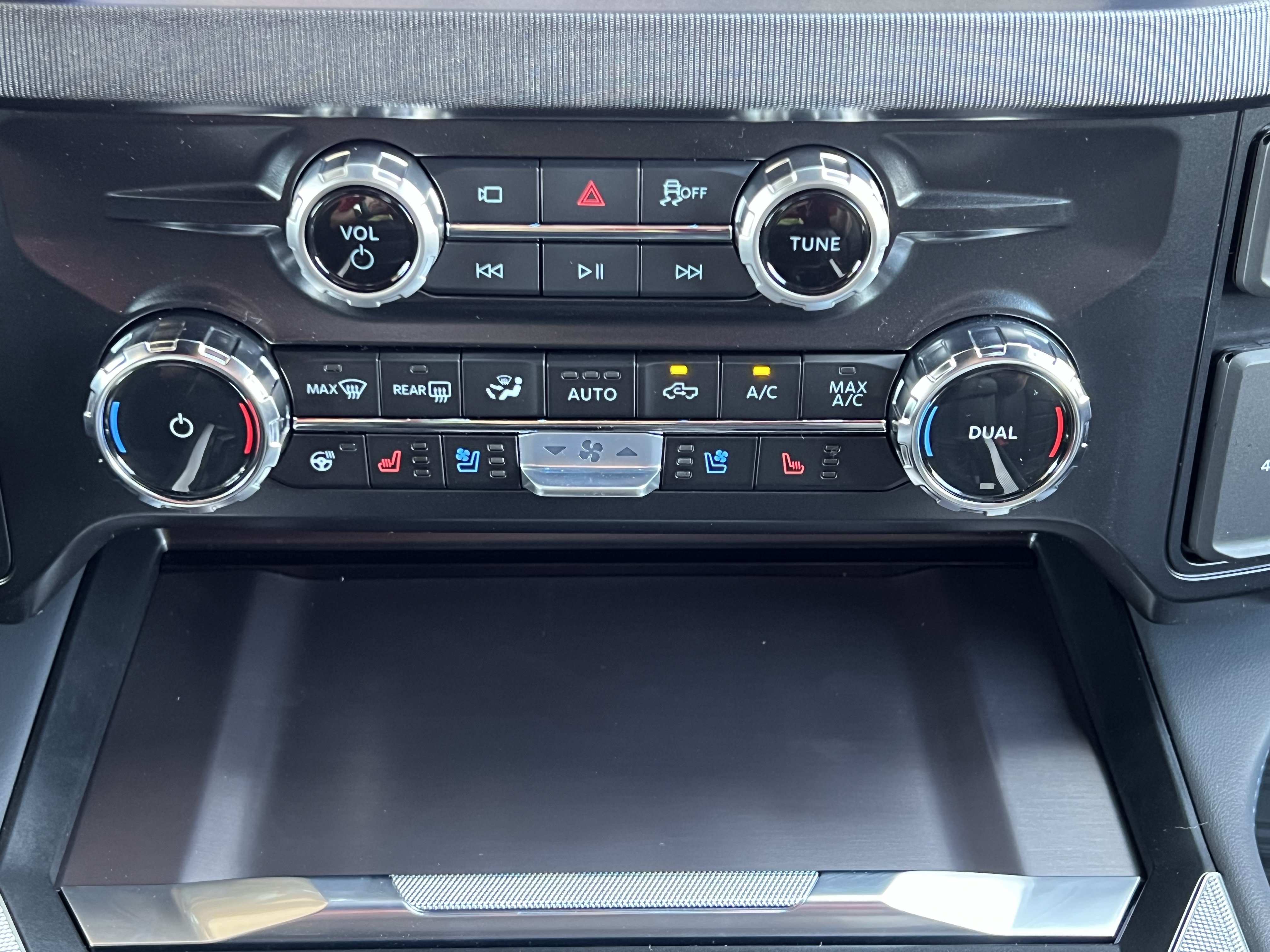 New 2026 Ford F350 Platinum w/ FX4 Off-Road Package AWD/4WD image 44