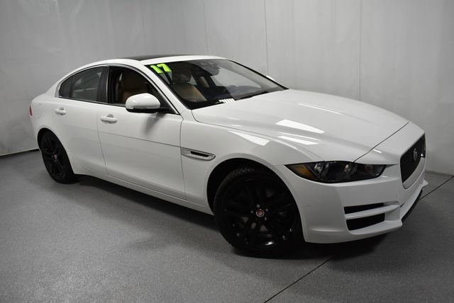 Used 2017 Jaguar XE Premium AWD/4WD image 2