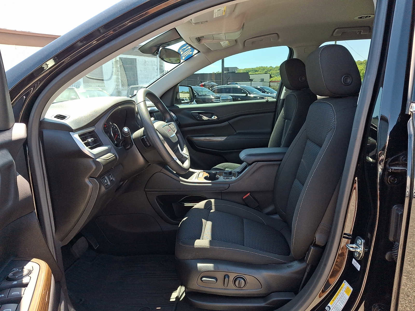 Used 2023 GMC Acadia SLE w/ Driver Convenience Package AWD/4WD image 14
