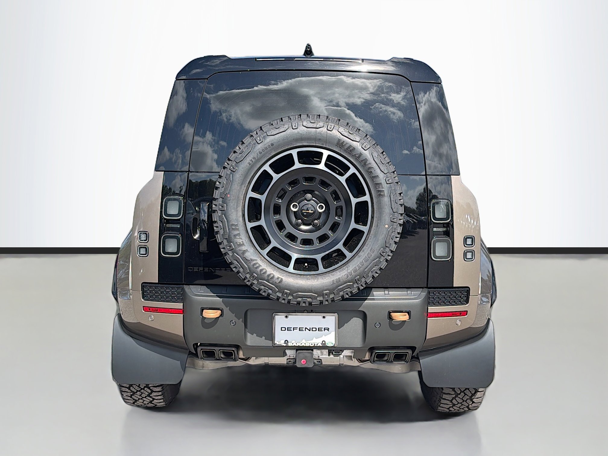 New 2026 Land Rover Defender 110 OCTA image 4