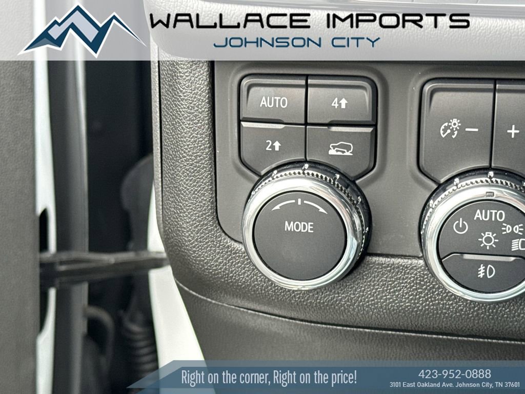 Used 2025 GMC Yukon Denali AWD/4WD image 29
