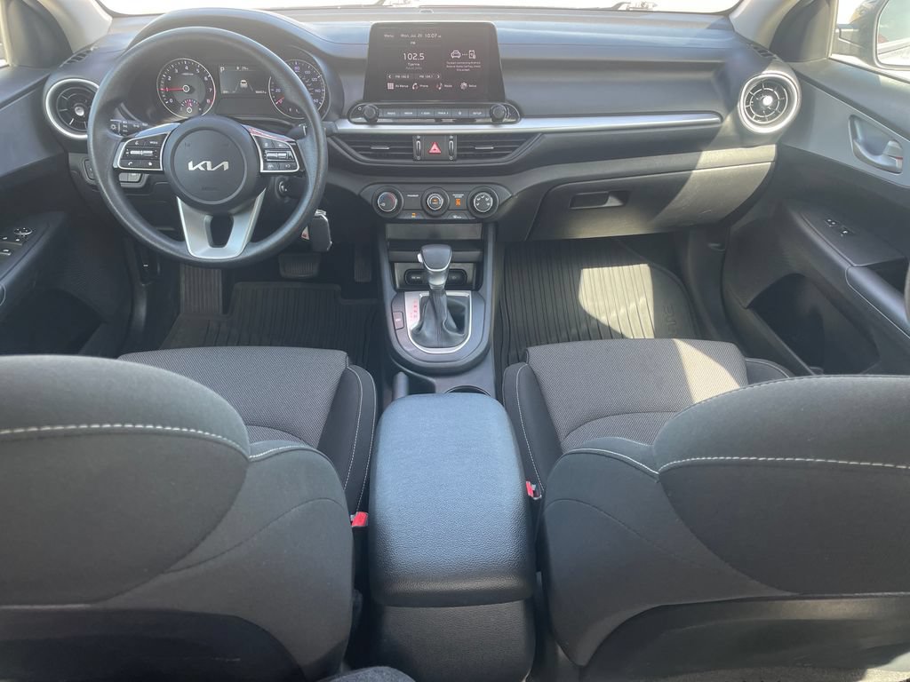 Used 2024 Kia Forte LXS w/ LXS Technology Package FWD image 9