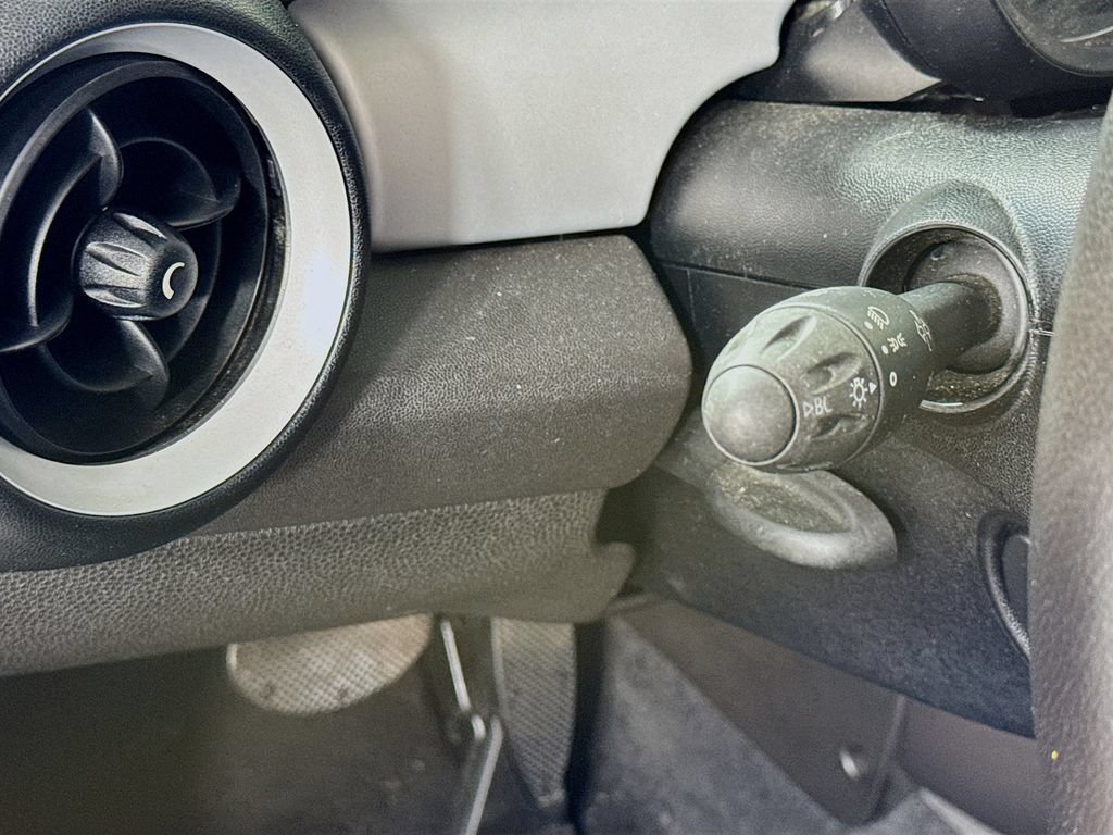 Used 2013 MINI Cooper Clubman FWD image 11