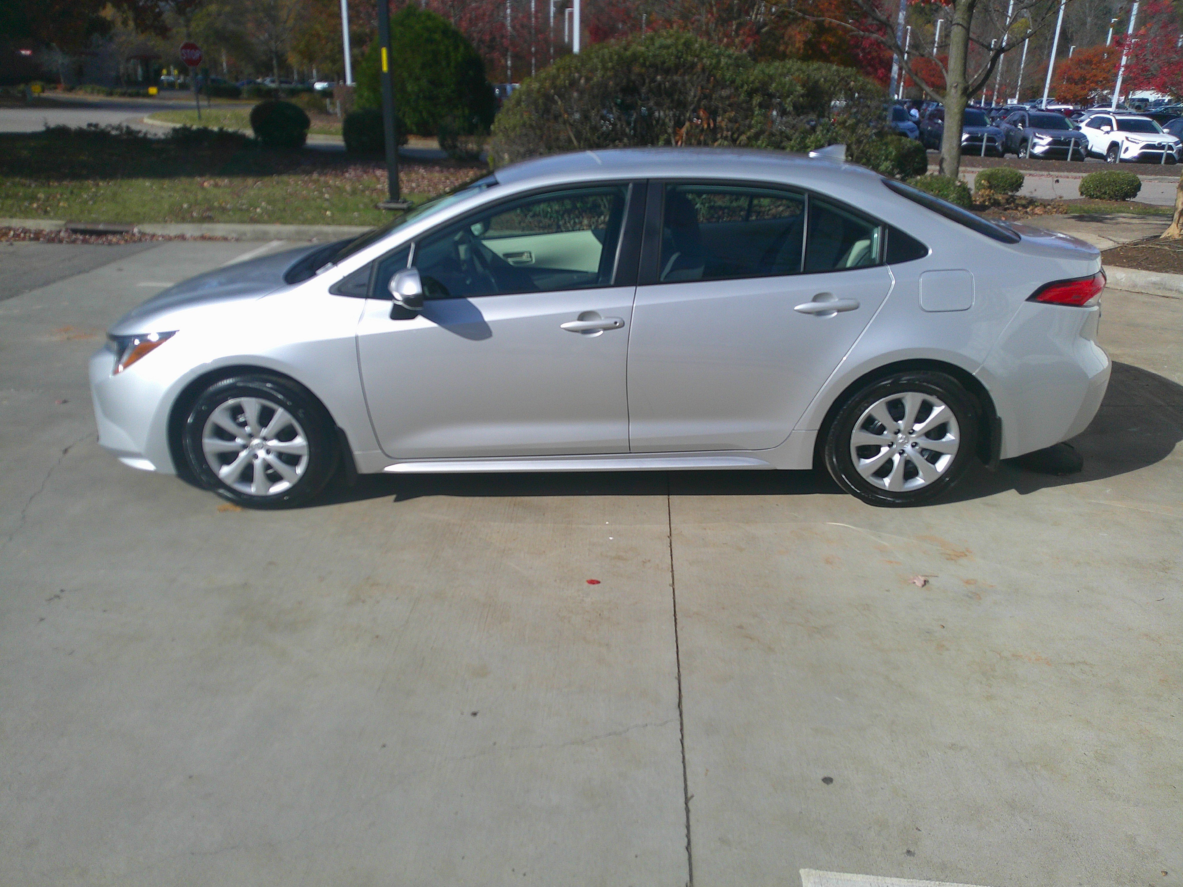 Used 2025 Toyota Corolla LE image 8