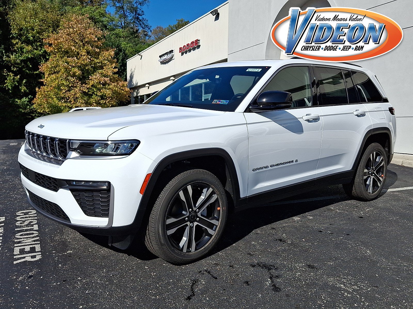 New 2027 Jeep Grand Cherokee Limited AWD/4WD image 1