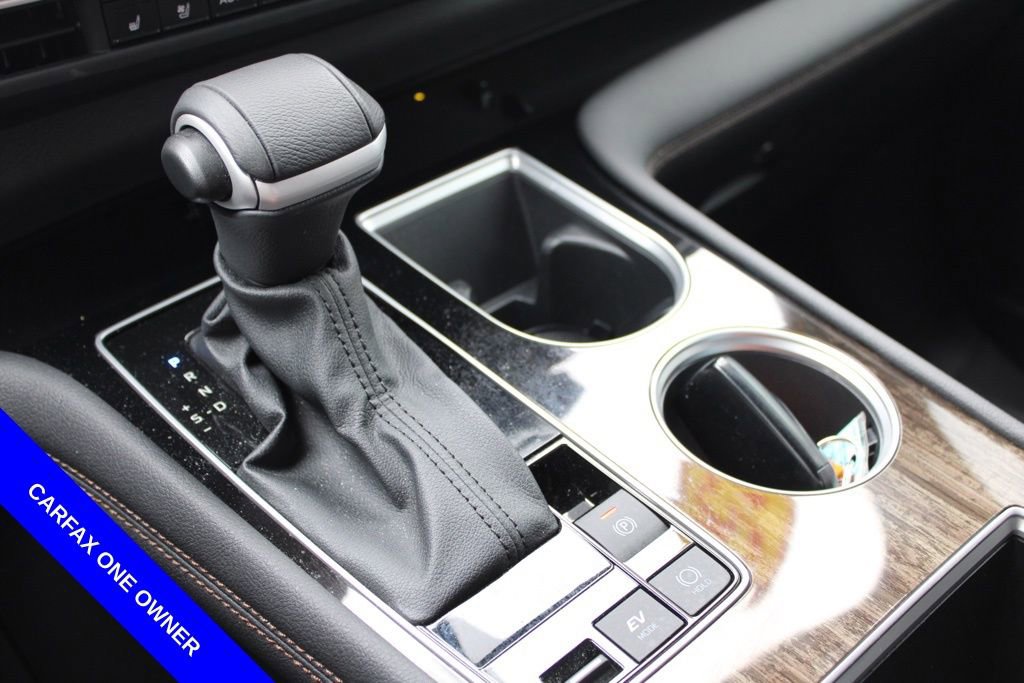 Used 2025 Toyota Sienna Platinum image 47