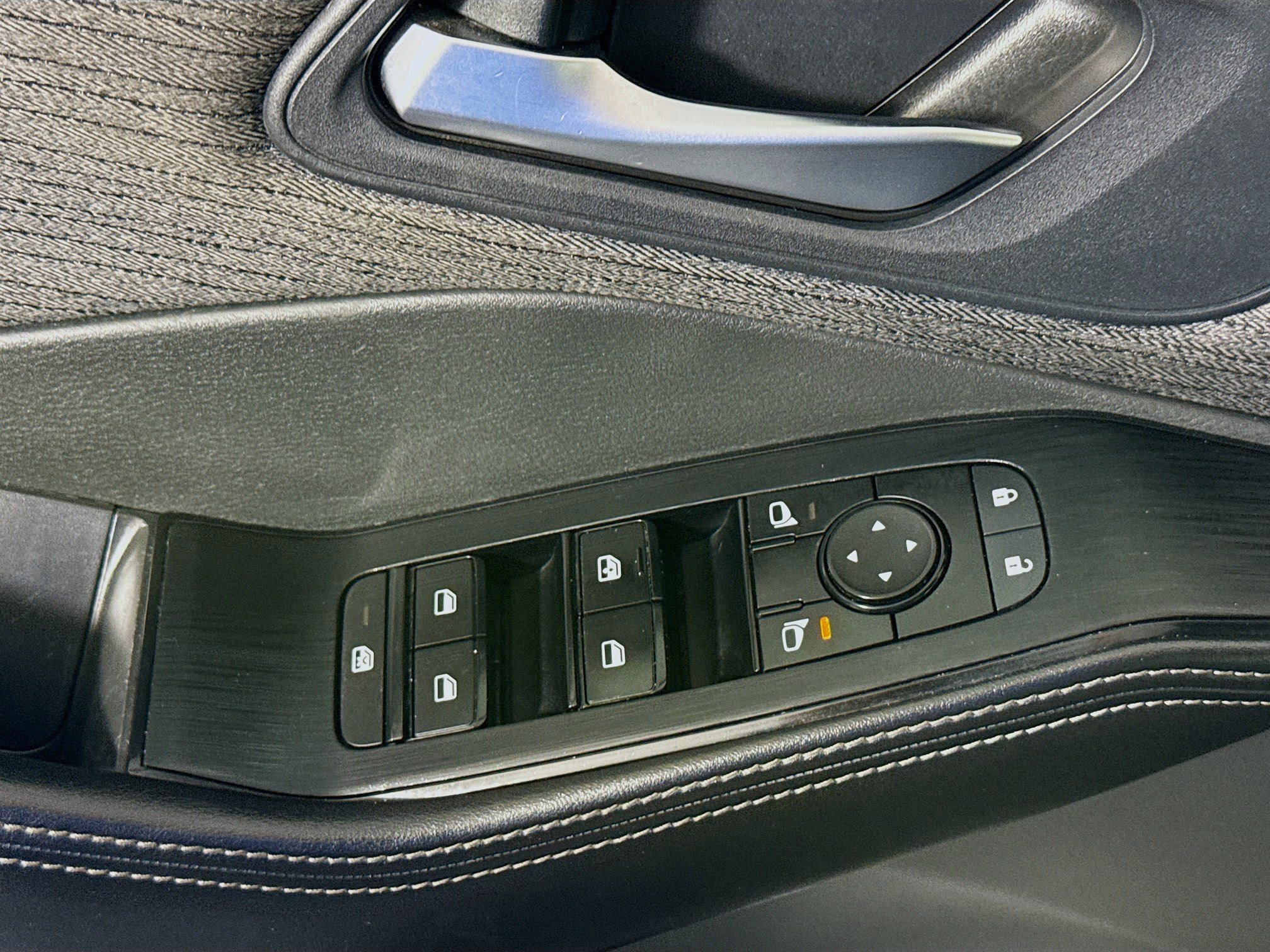 Used 2022 Nissan Rogue SV FWD image 24