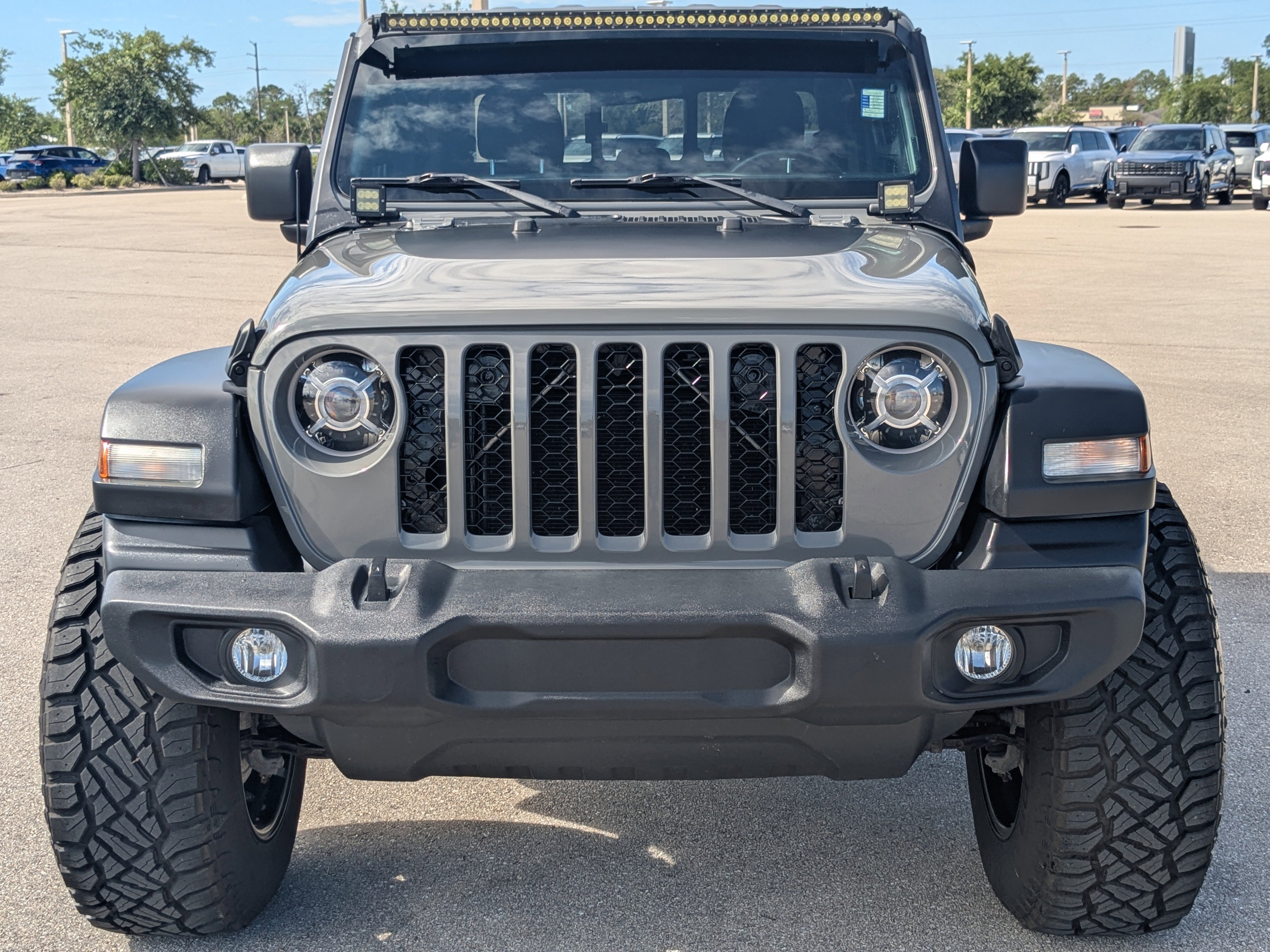 Used 2022 Jeep Gladiator Sport AWD/4WD image 3