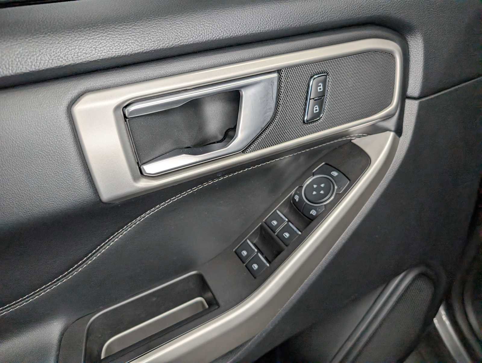 Certified 2023 Ford Explorer XLT image 40