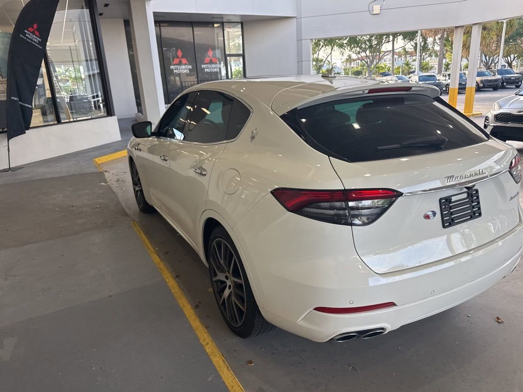 Used 2022 Maserati Levante GT AWD/4WD image 7