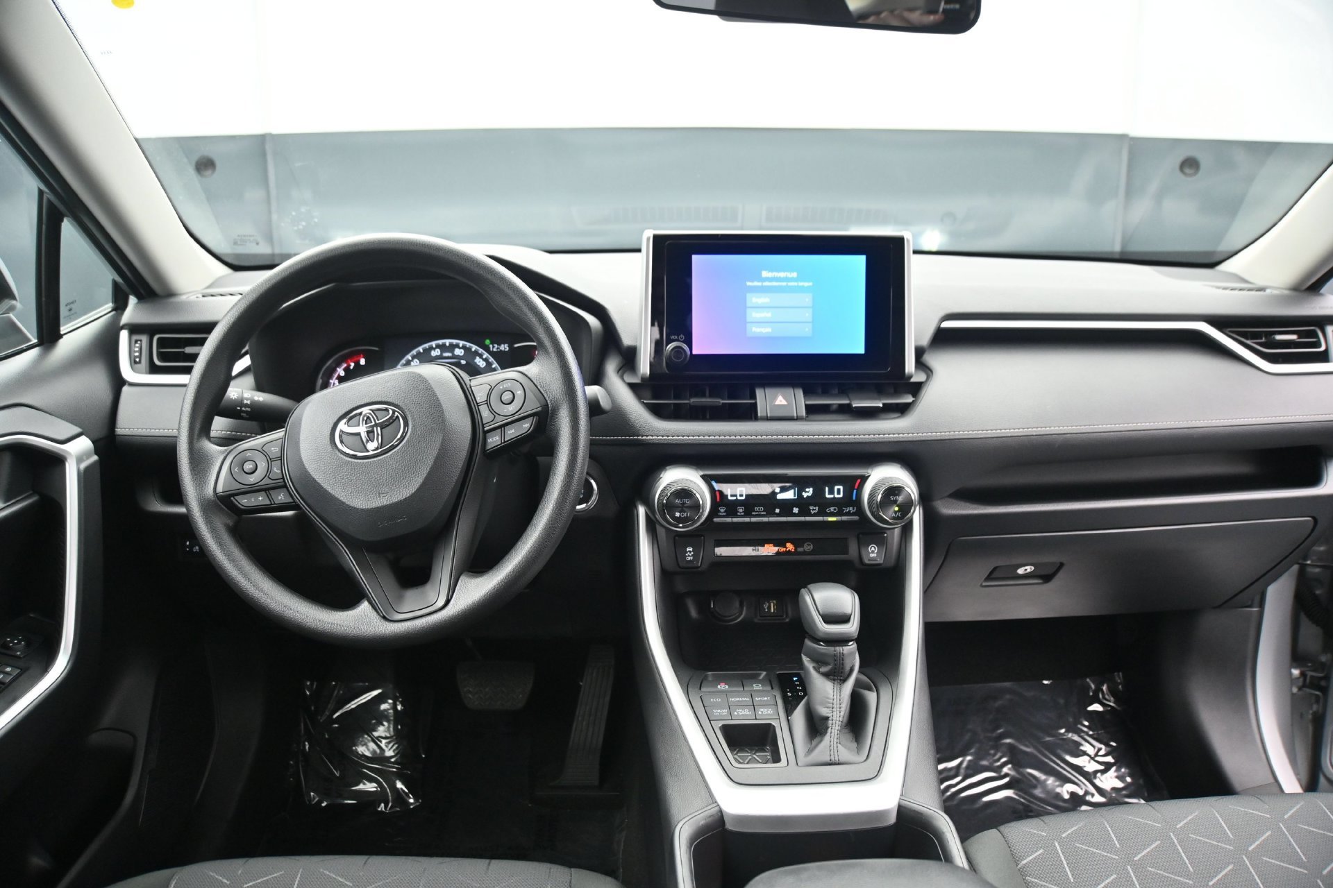 Used 2025 Toyota RAV4 XLE AWD/4WD image 17
