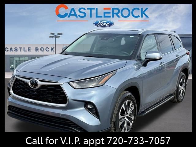 Used 2022 Toyota Highlander XLE