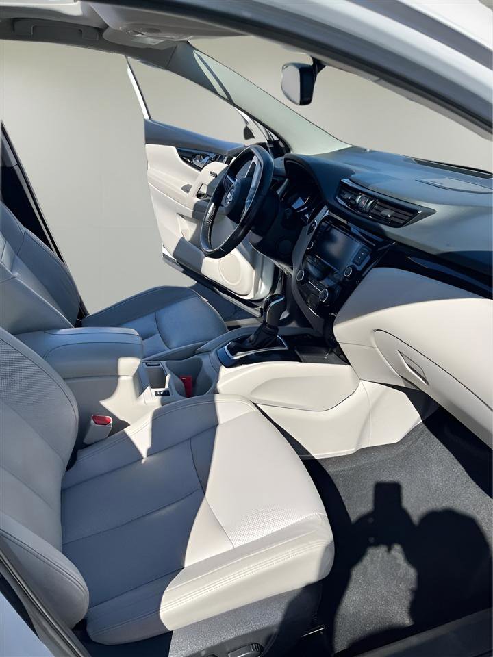 Used 2022 Nissan Rogue Sport SL w/ Premium Package image 26