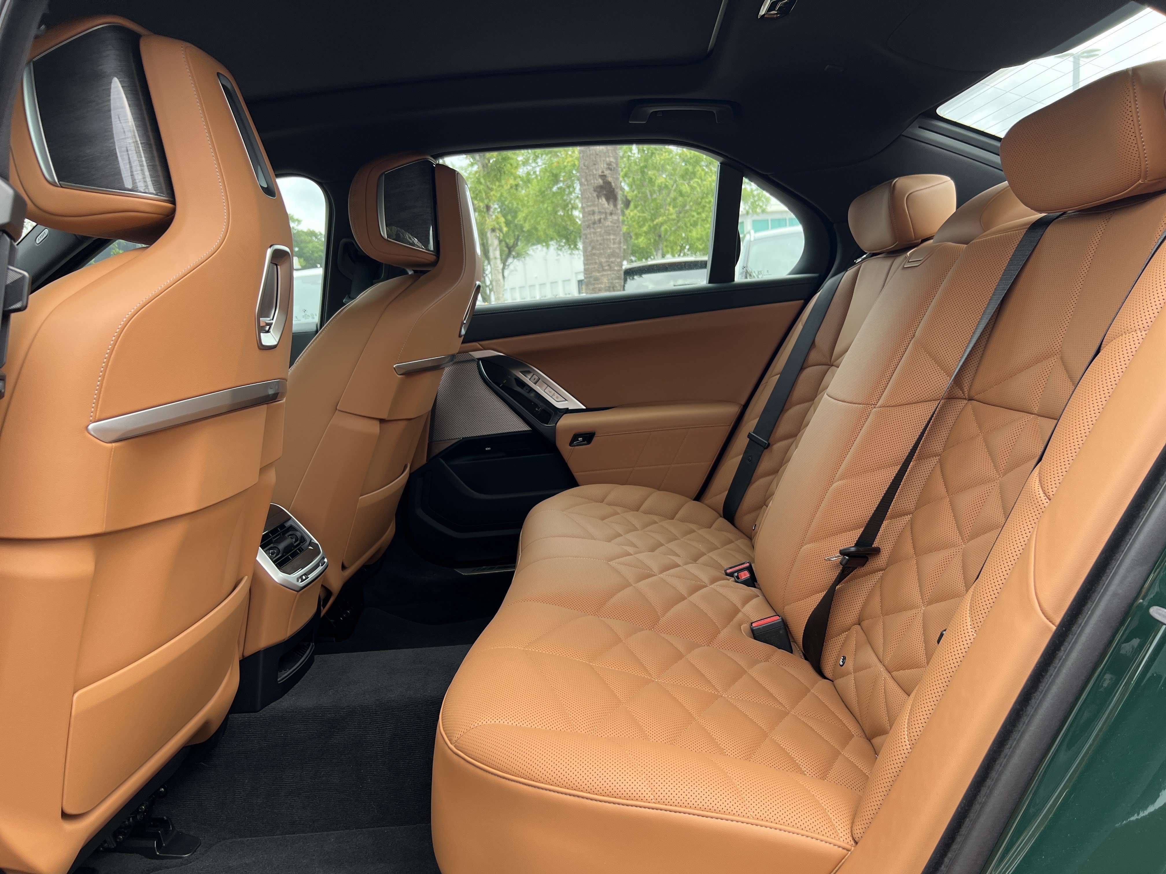 Certified 2024 BMW 740i RWD image 31