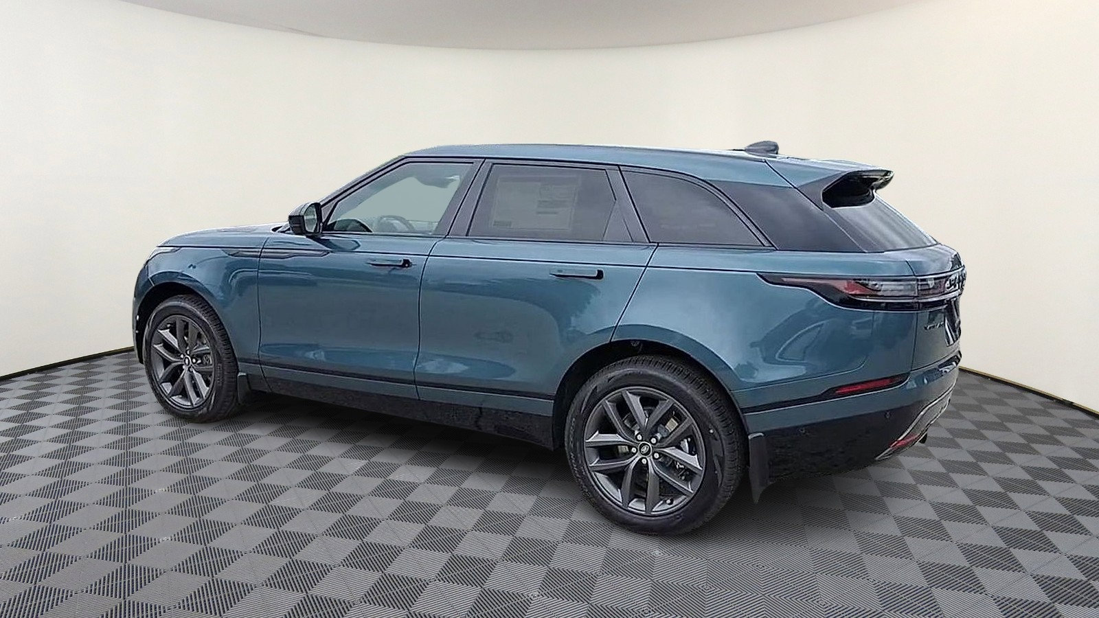 Certified 2026 Land Rover Range Rover Velar Dynamic SE image 6