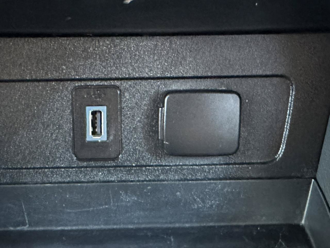 Used 2017 Ford Escape Titanium FWD image 60