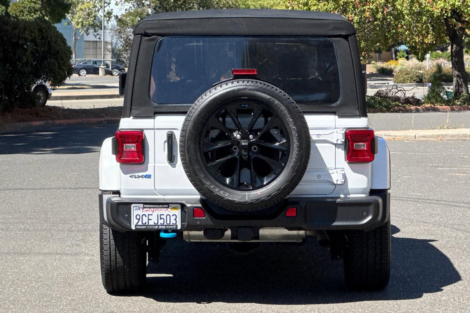 Used 2022 Jeep Wrangler Unlimited Sahara w/ Cold Weather Group AWD/4WD image 4