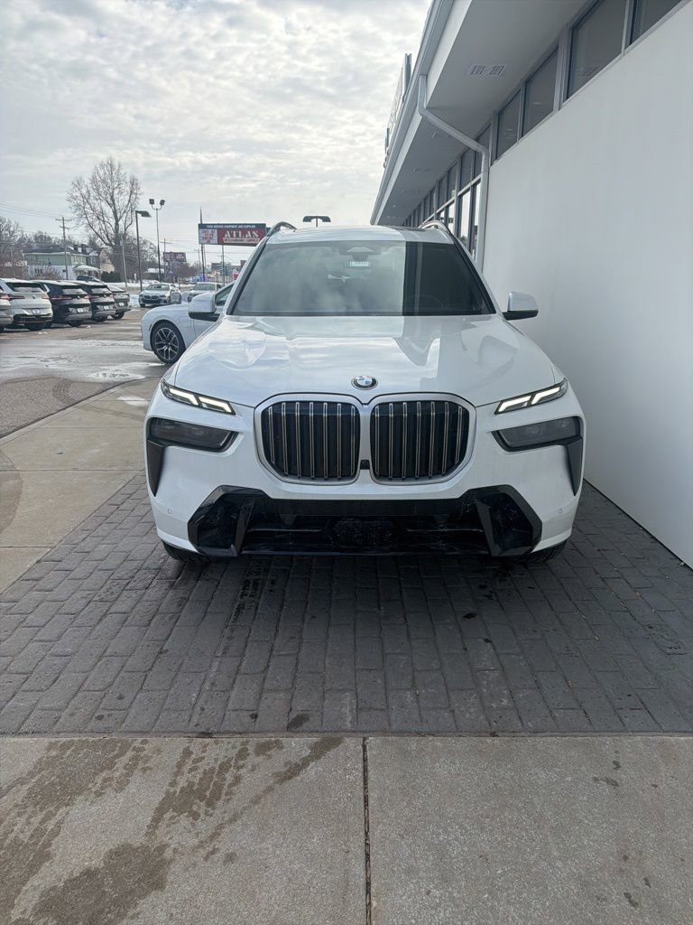 New 2026 BMW X7 xDrive40i w/ M Sport Package image 2