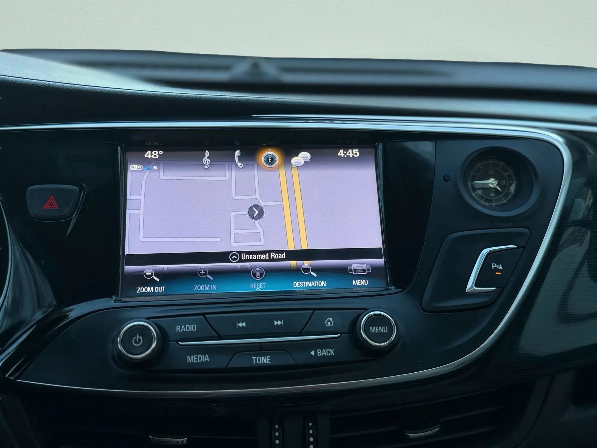 Used 2017 Buick Envision Essence image 32