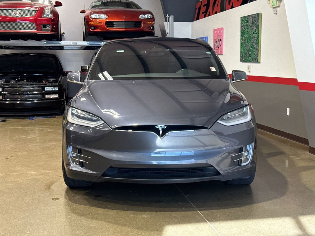 Used 2020 Tesla Model X image 30