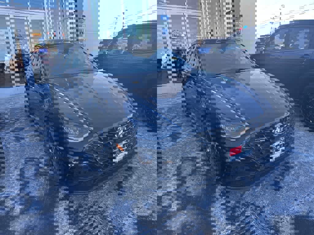 Used 2023 Hyundai Sonata SEL Plus w/ Preferred Accessory Package image 3