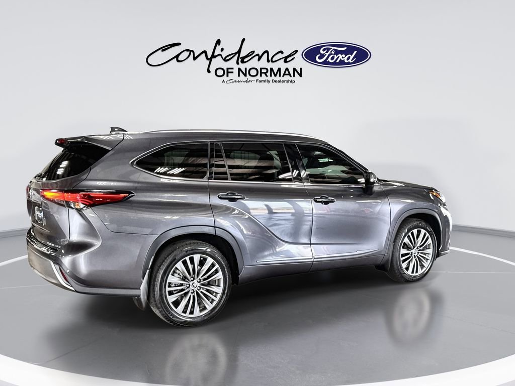 Used 2021 Toyota Highlander Platinum AWD/4WD image 9