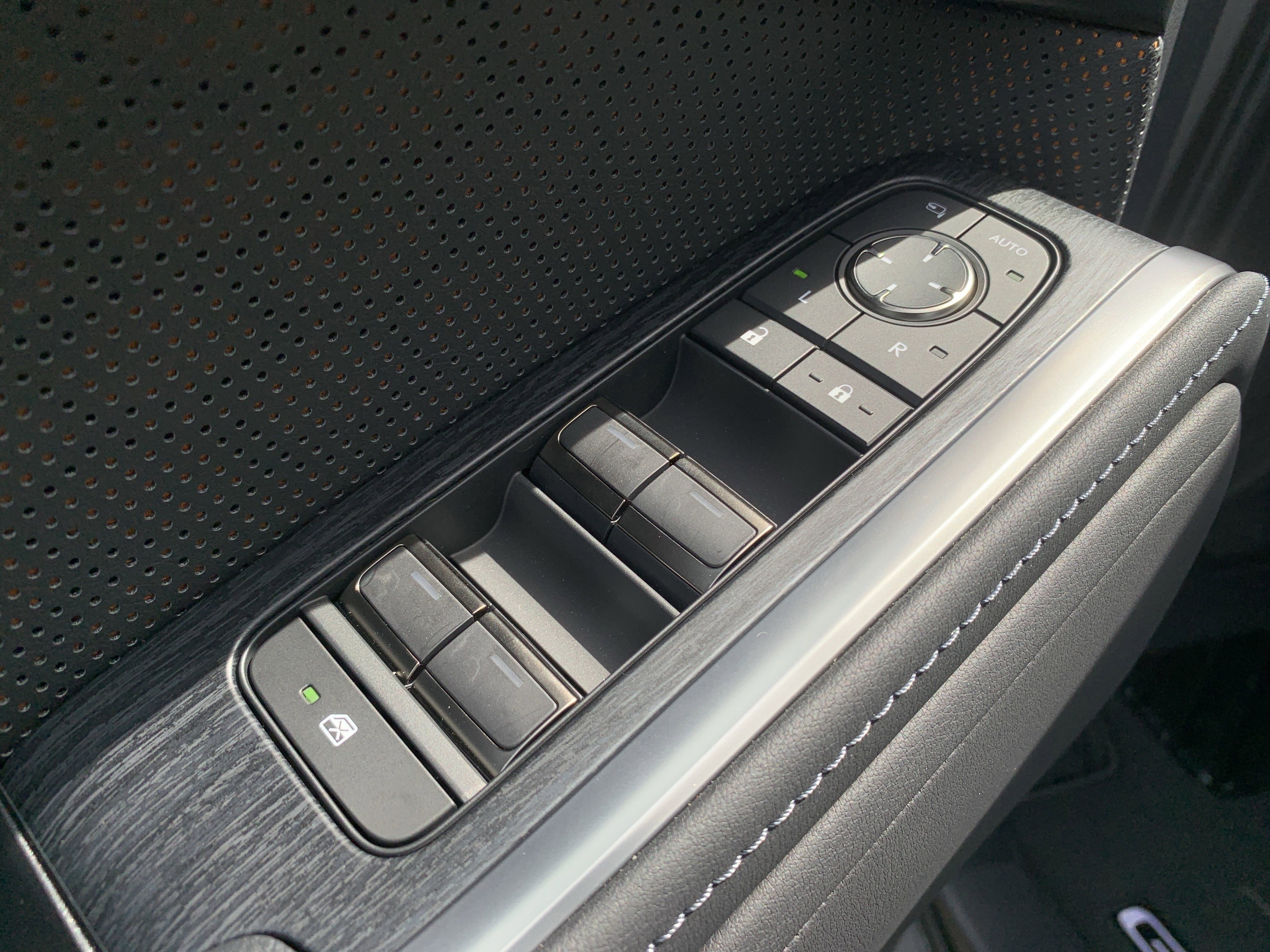 Certified 2026 Lexus GX 550 w/ Accessory Package (ZB) image 15