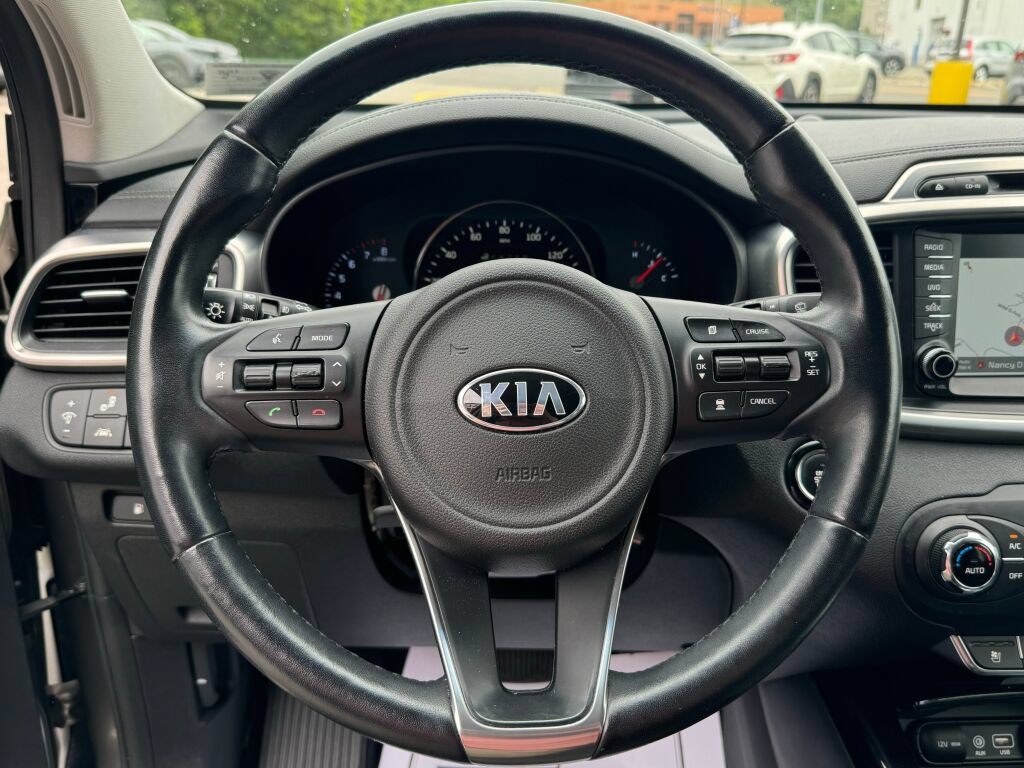 Used 2017 Kia Sorento SX AWD/4WD image 25
