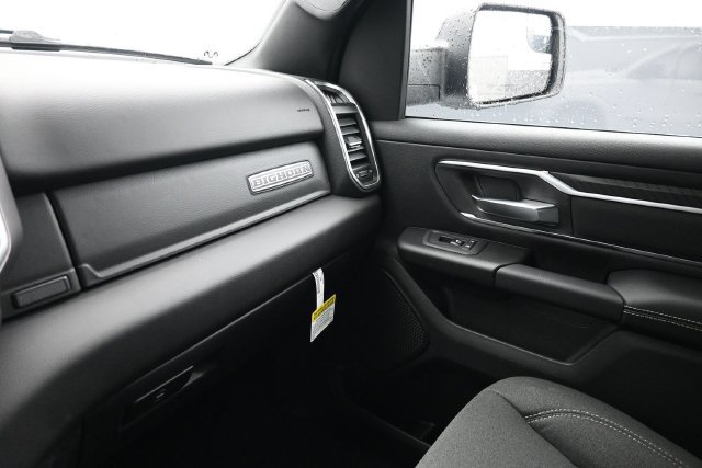 New 2027 RAM 1500 4x4 Crew Cab image 8