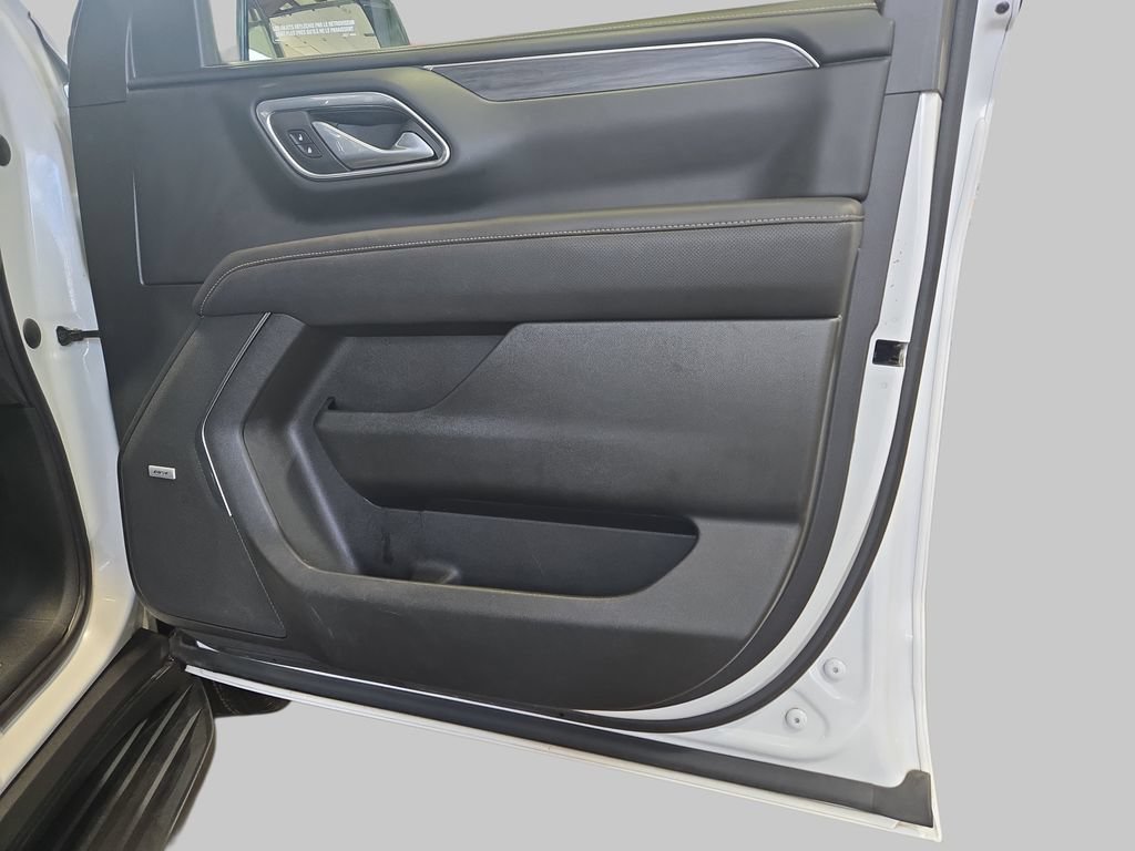 Used 2023 GMC Yukon XL SLT AWD/4WD image 11