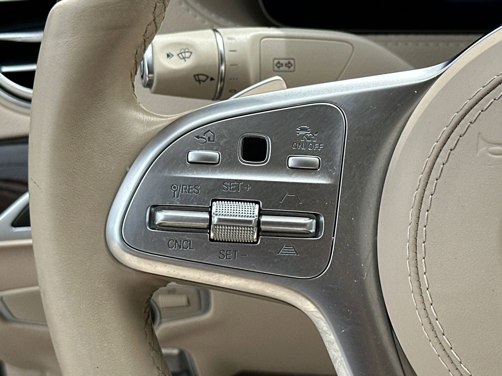 Used 2020 Mercedes-Benz S 560 4MATIC Sedan image 26