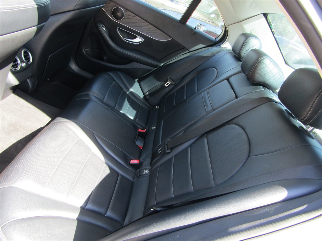 Used 2017 Mercedes-Benz C 300 Sedan image 8