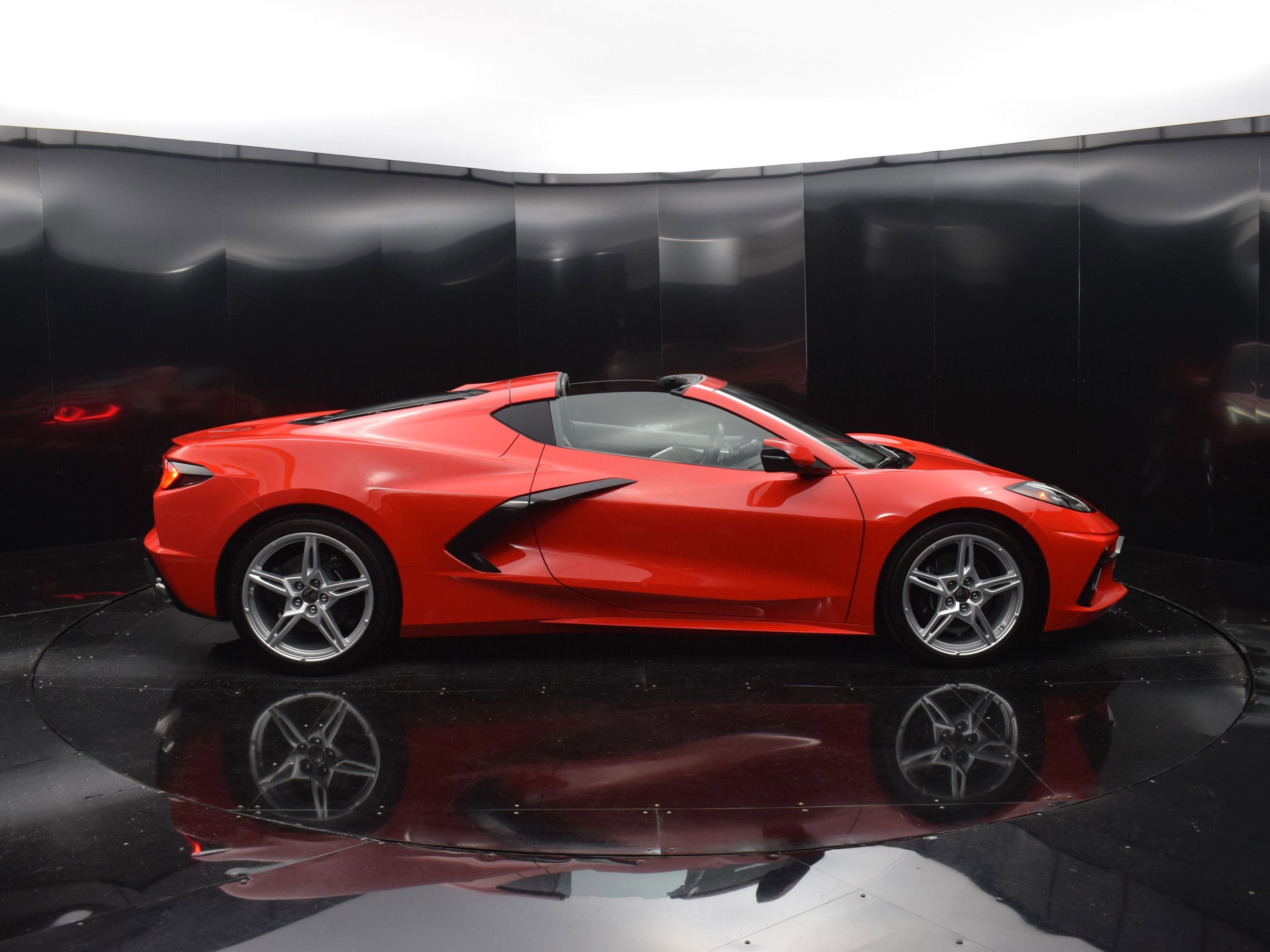 Used 2024 Chevrolet Corvette Stingray Preferred Cpe w/ 2LT image 8