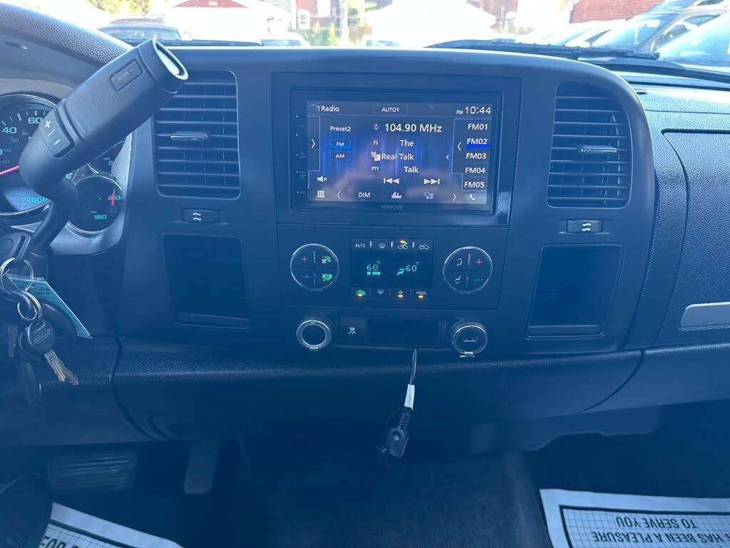 Used 2011 Chevrolet Silverado 1500 LT w/ All-Star Edition RWD image 16