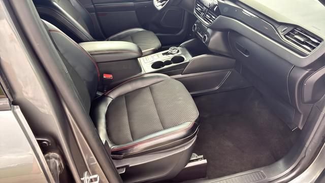 Used 2025 Ford Escape ST-Line Select AWD/4WD image 19