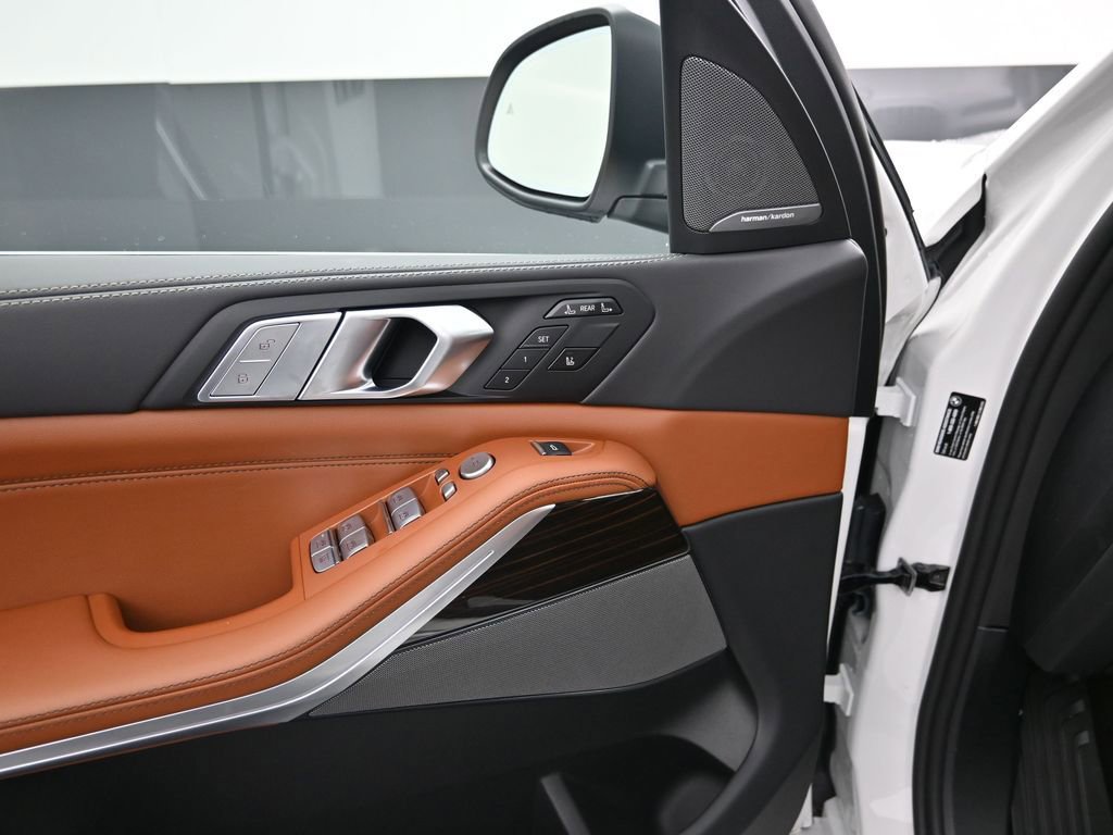 New 2026 BMW X7 xDrive40i AWD/4WD image 14