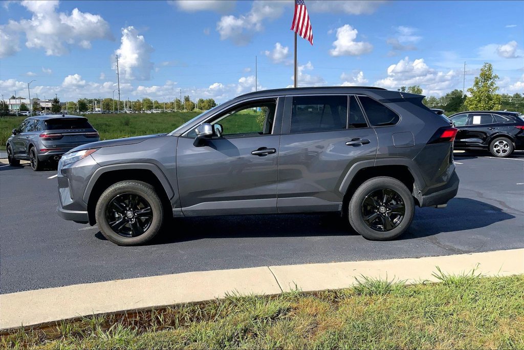 Used 2025 Toyota RAV4 XLE FWD image 12