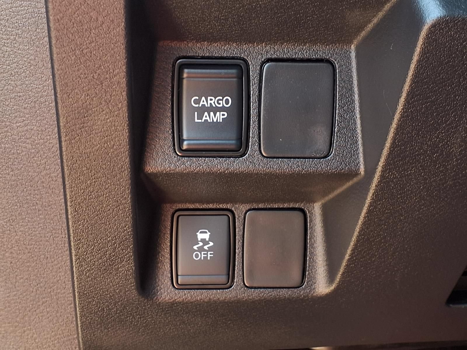 Used 2024 Nissan Frontier Pro-X RWD image 9