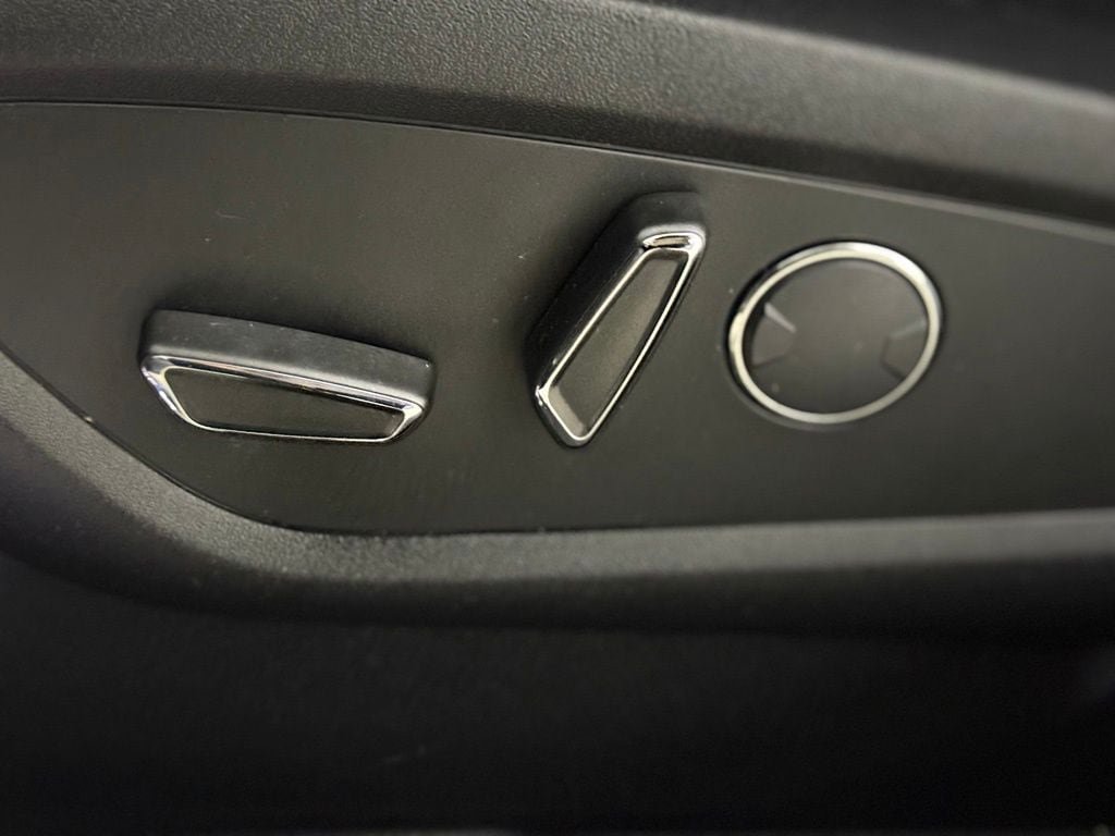 Used 2019 Lincoln Nautilus Reserve w/ Driver Assistance Package AWD/4WD image 21