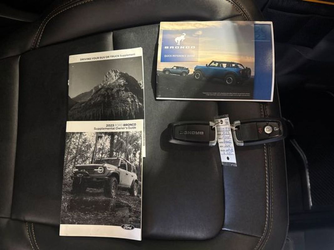 Used 2023 Ford Bronco Badlands image 93