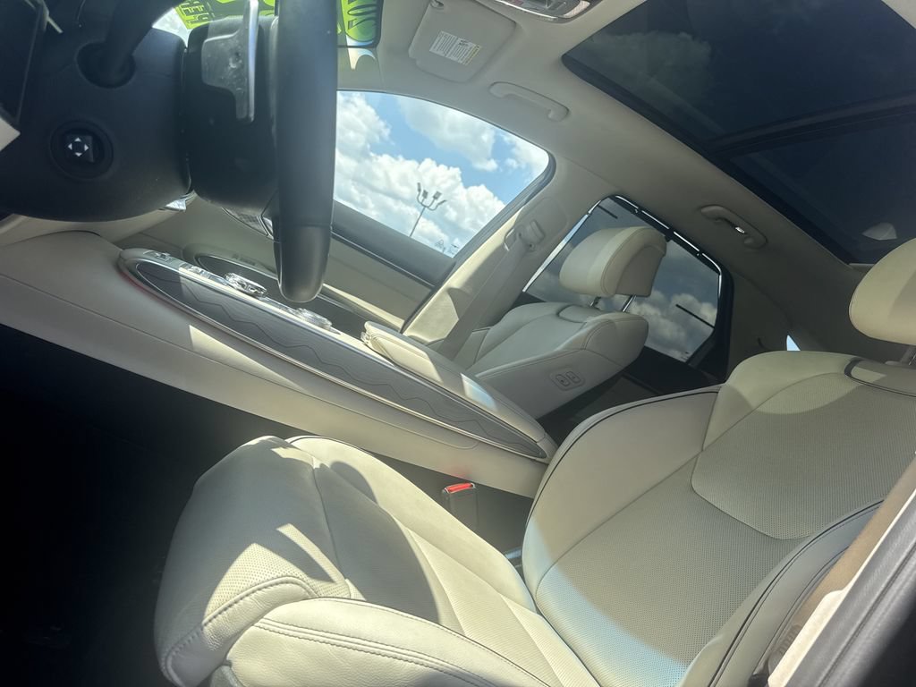 Used 2023 Genesis GV70 2.5T w/ Advanced Package AWD/4WD image 34