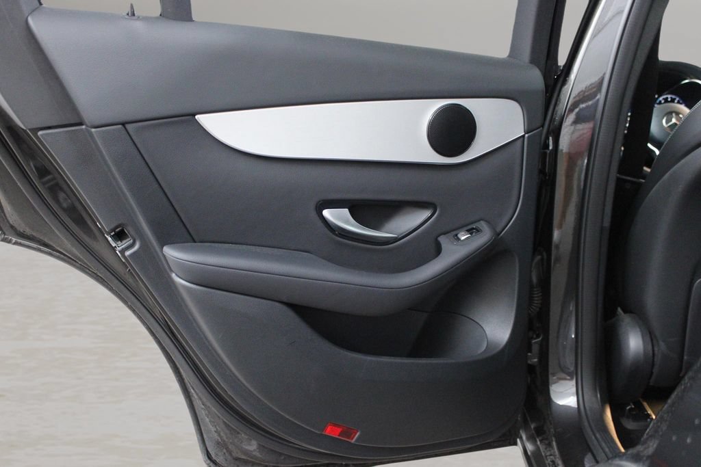 Used 2022 Mercedes-Benz GLC 300 image 24
