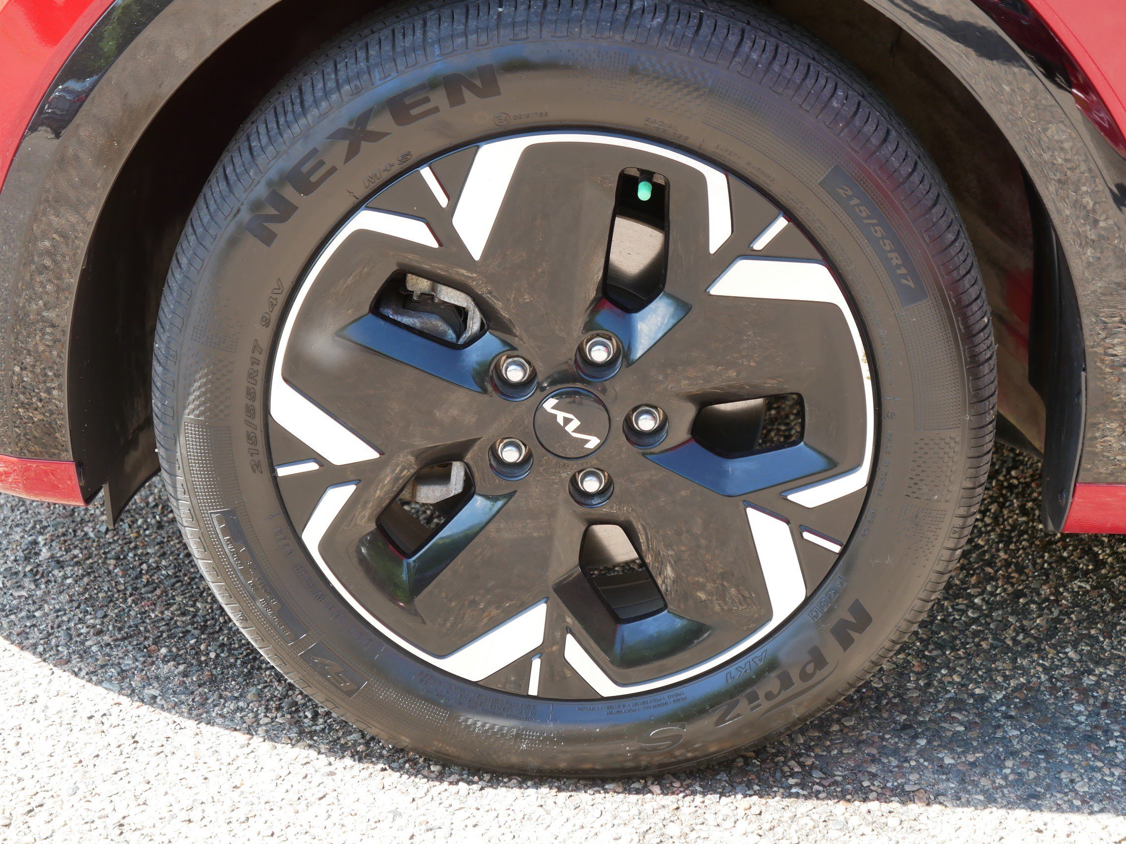 Certified 2023 Kia Niro Wave w/ Wave Preserve Package FWD image 15