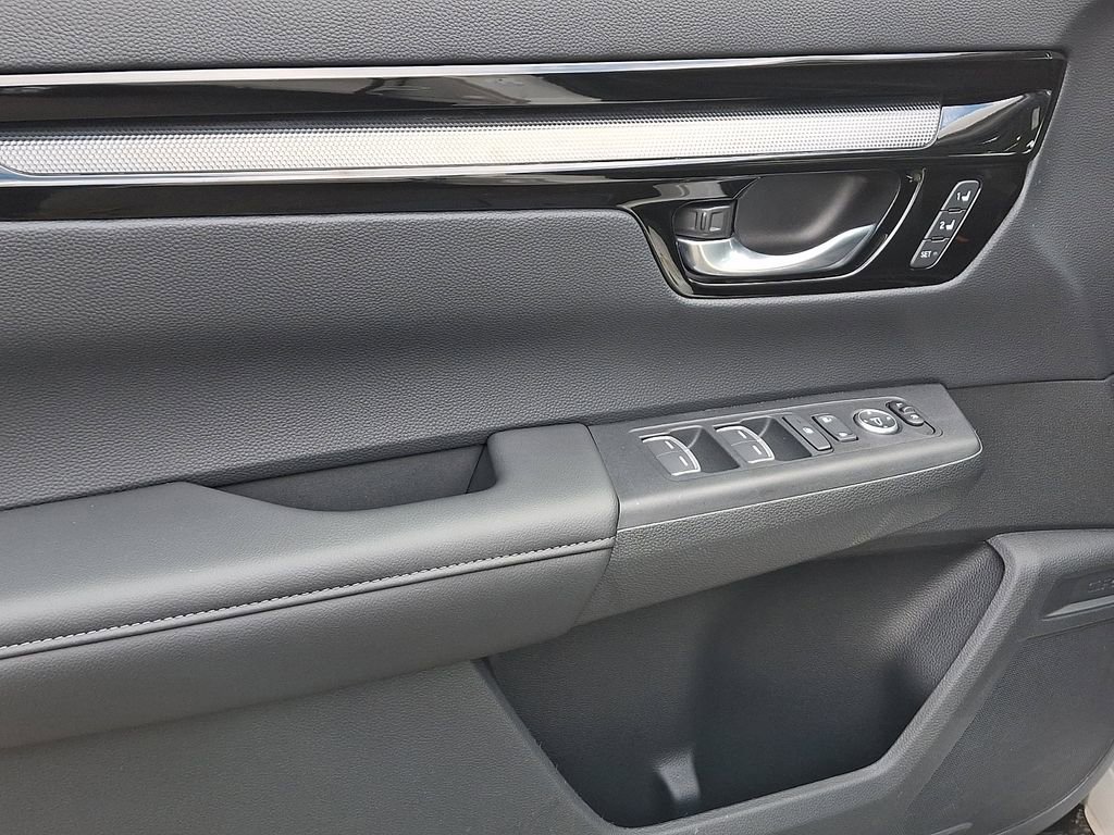 Used 2025 Honda CR-V EX-L image 13