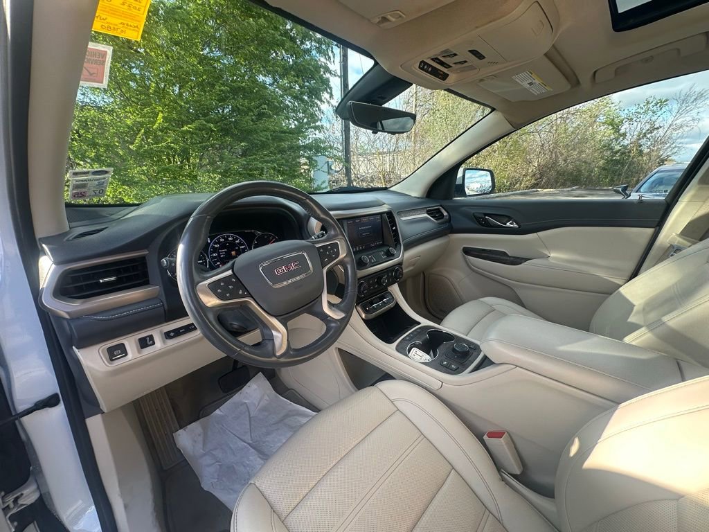 Used 2022 GMC Acadia Denali w/ Denali Ultimate Package image 9