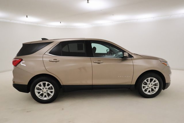 Used 2019 Chevrolet Equinox LT image 2