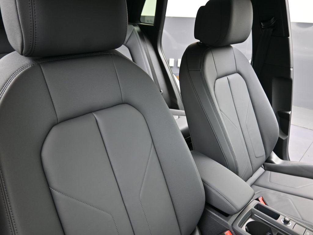 New 2025 Audi Q3 2.0T Premium image 14
