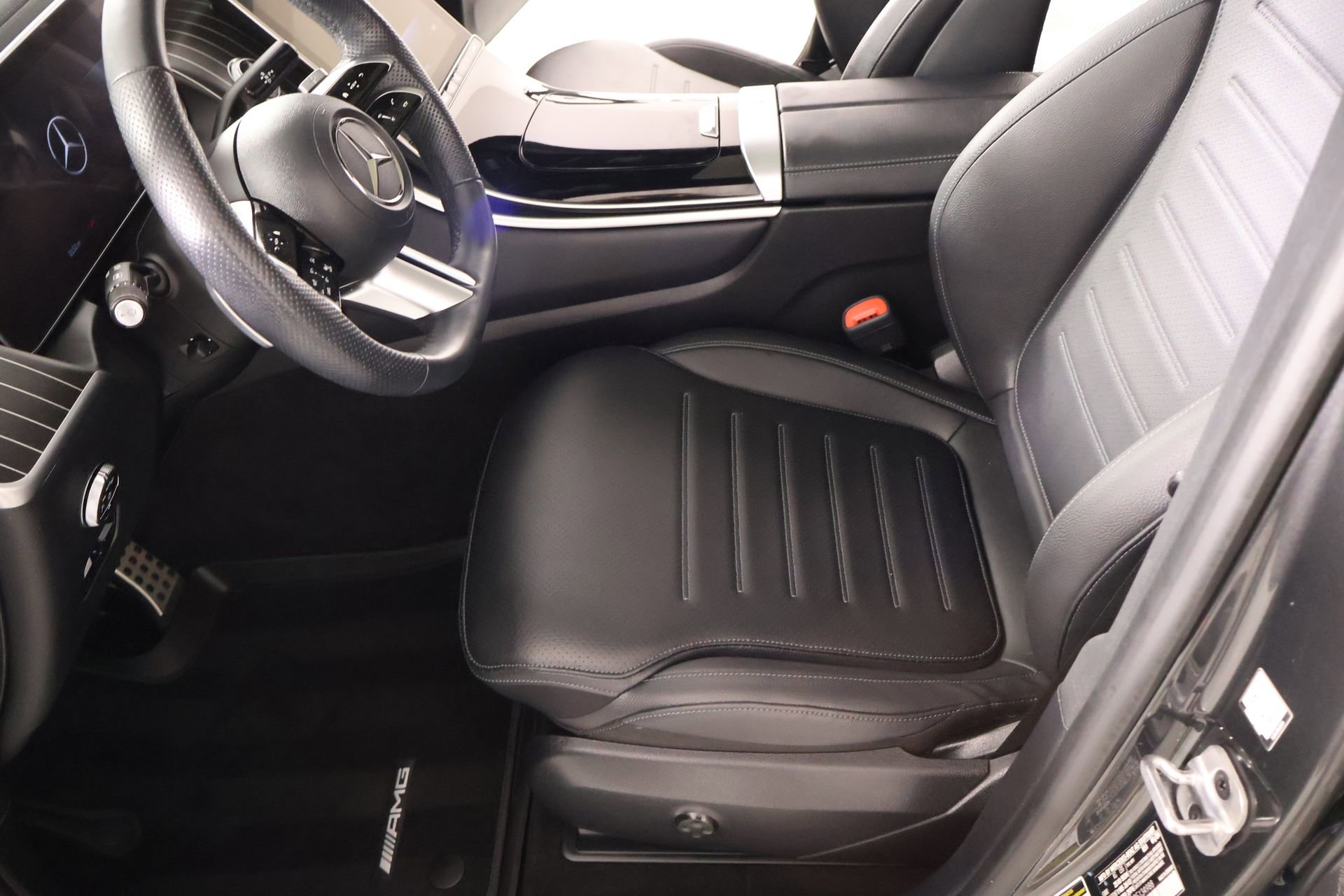 Used 2024 Mercedes-Benz GLC 300 4MATIC image 10